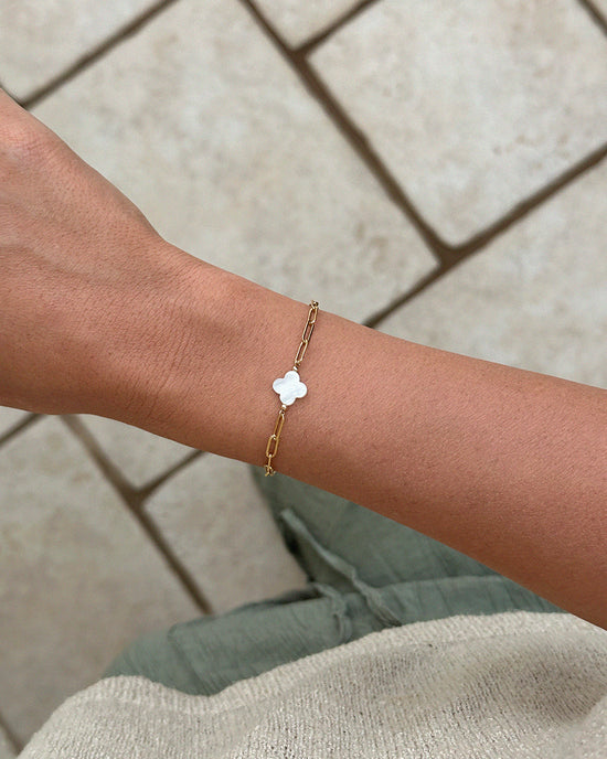 Thick Drawn Cable Chain White Clover Bracelet