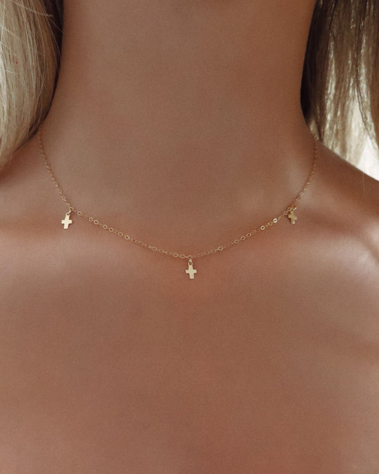 Sideways Cross Curb Chain Choker Necklace in 14K Gold - 17
